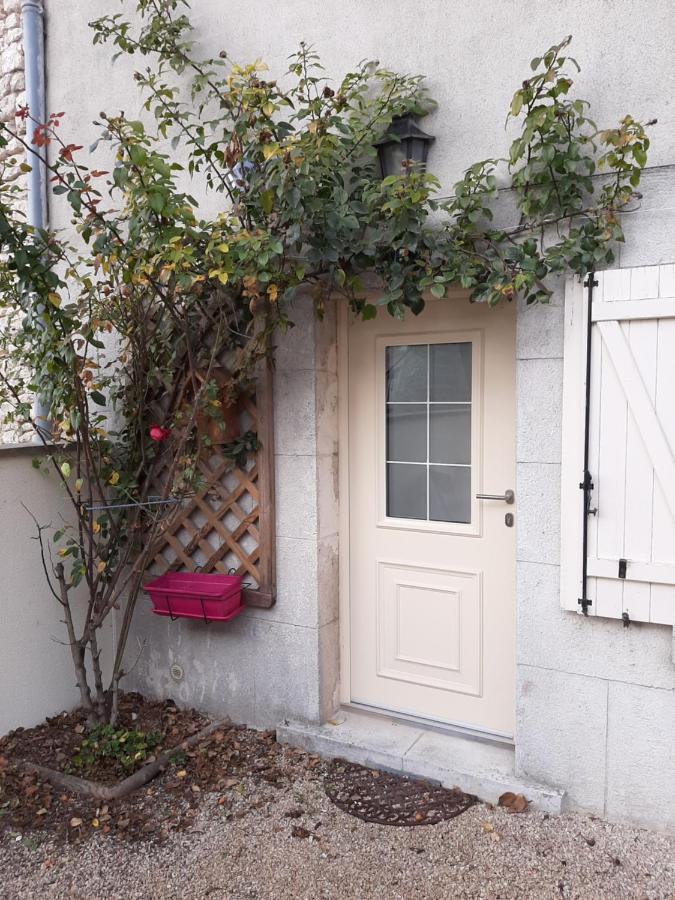 La Talonniere, Maison De Village Avec Terrasse Et 3 Chambres Messas Bagian luar foto