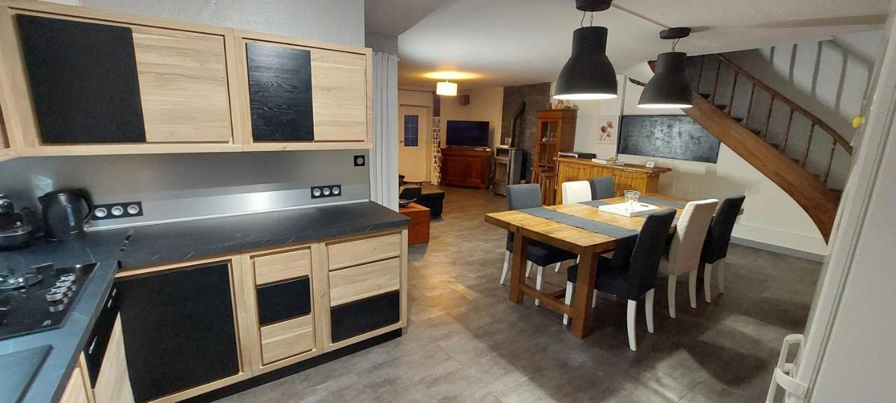 La Talonniere, Maison De Village Avec Terrasse Et 3 Chambres Messas Bagian luar foto